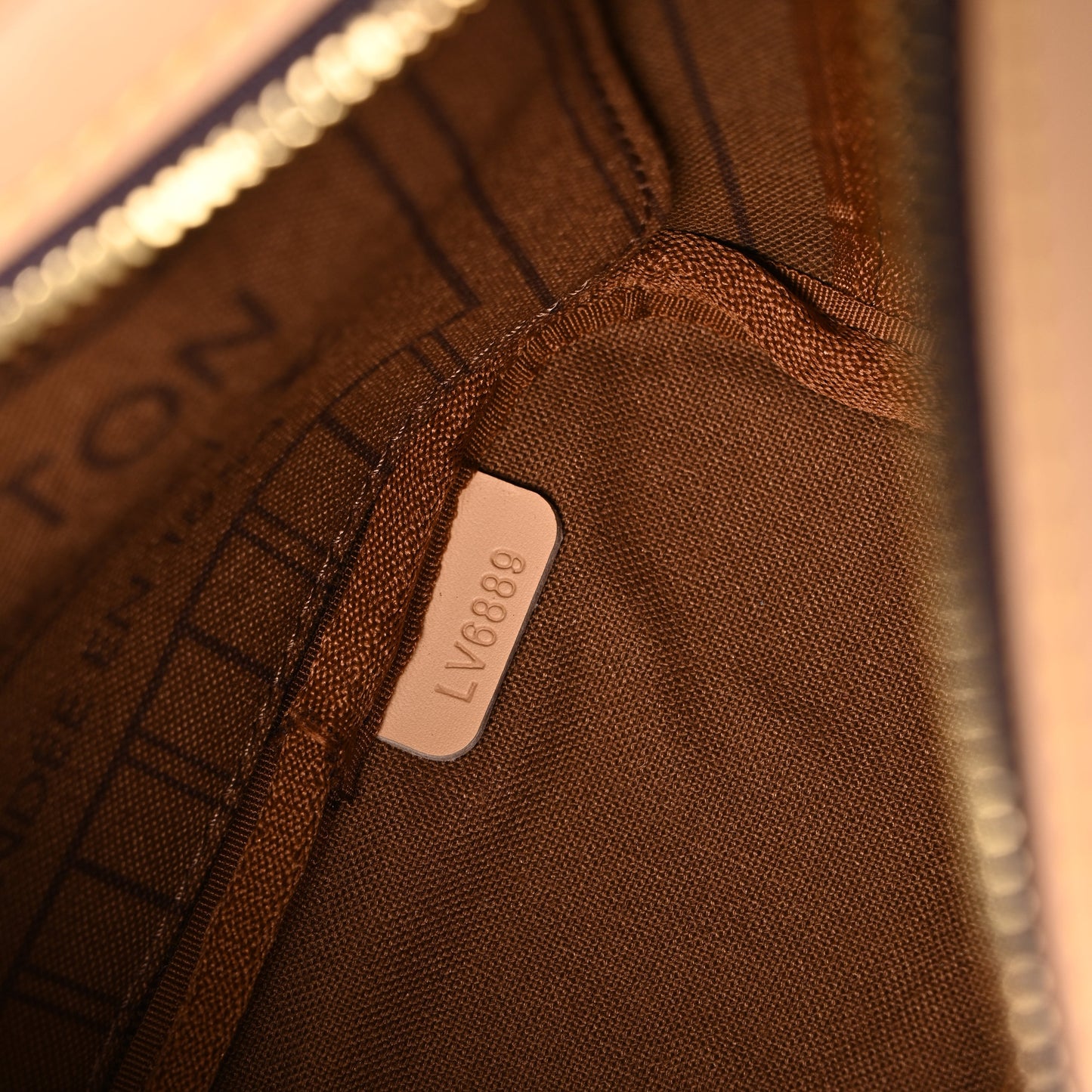 Louis Vuitton NeoNoe BB Bucket Bag – Monogram Canvas with Removable Coin Purse