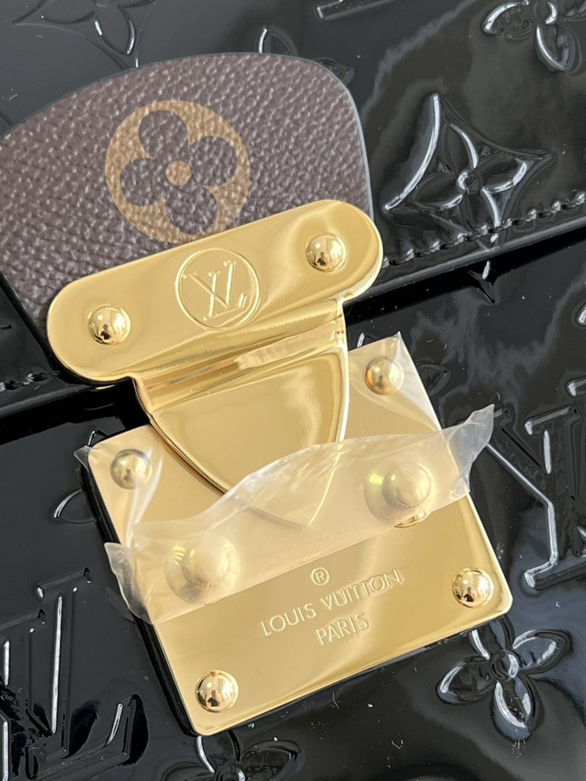 LOUIS VUITTON Noir Monogram Vernis Leather Spring Street NM Bag