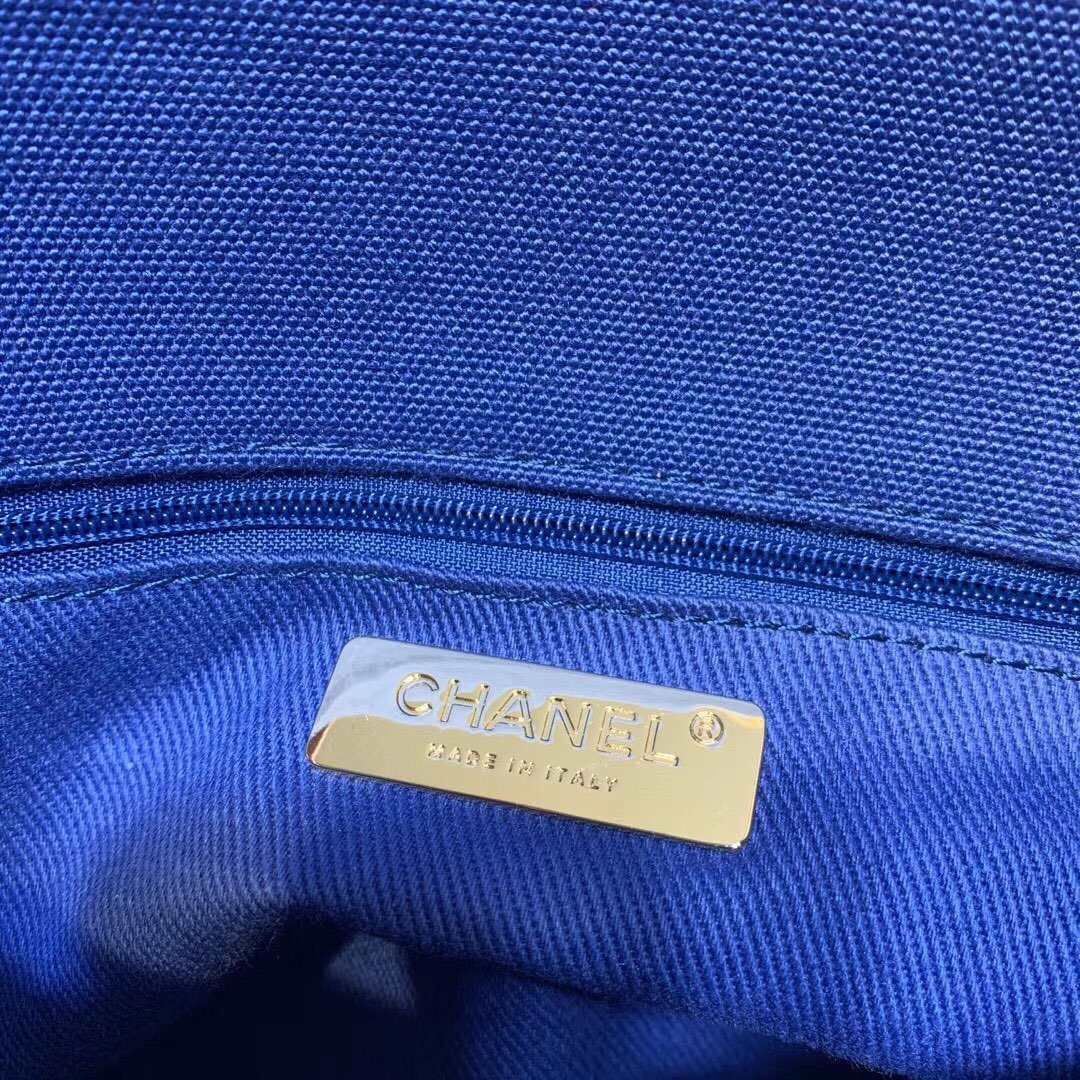 CHANEL 19 Denim medium Flap Bag