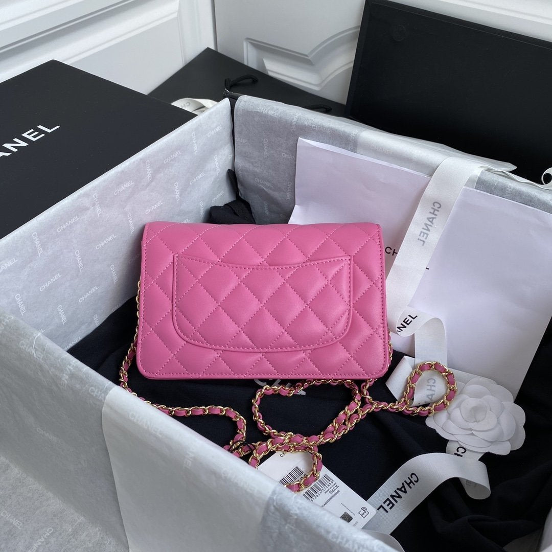 Chanel Wallet on chain Pink