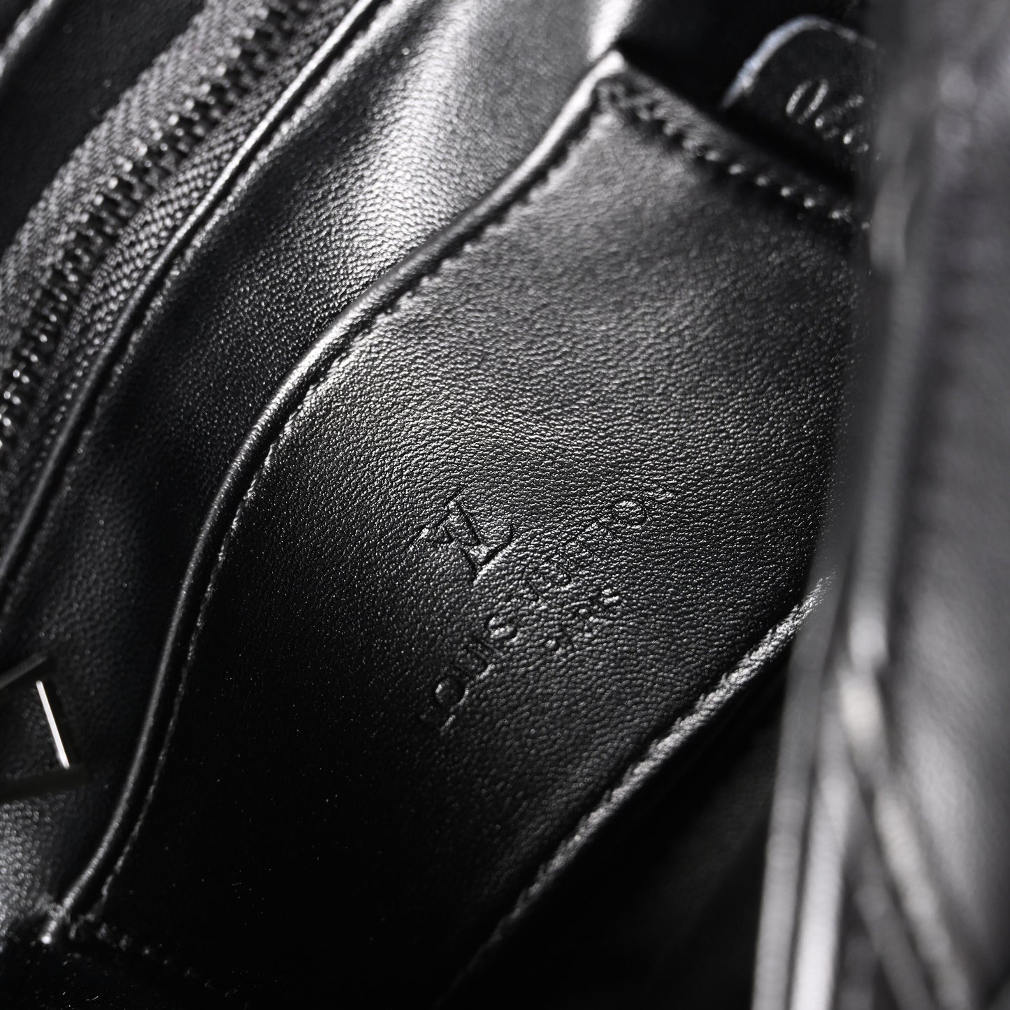 Louis Vuitton GO-14 MM Quilted Leather Chain Shoulder Bag – Black