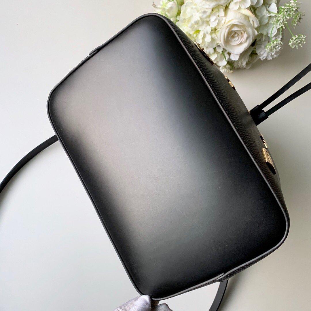 Louis Vuitton NÉONOÉ BB