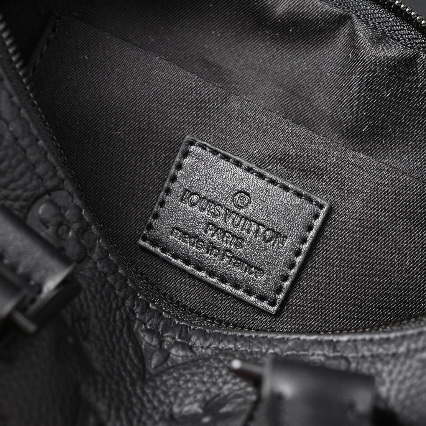 Louis Vuitton Keepall Bandoulière 50 – Monogram Shadow Black Leather