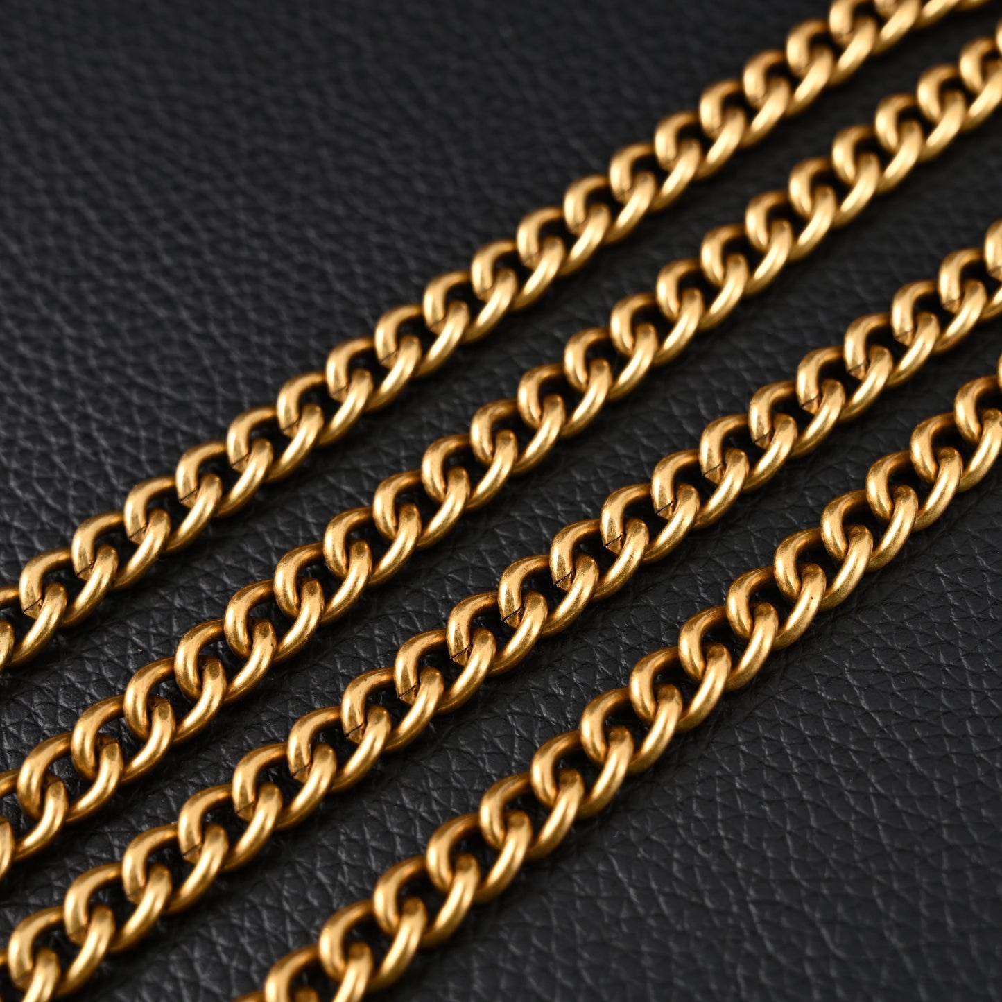 Gucci GG Marmont Matelassé Mini Shoulder Bag – Black Leather with Gold Chain