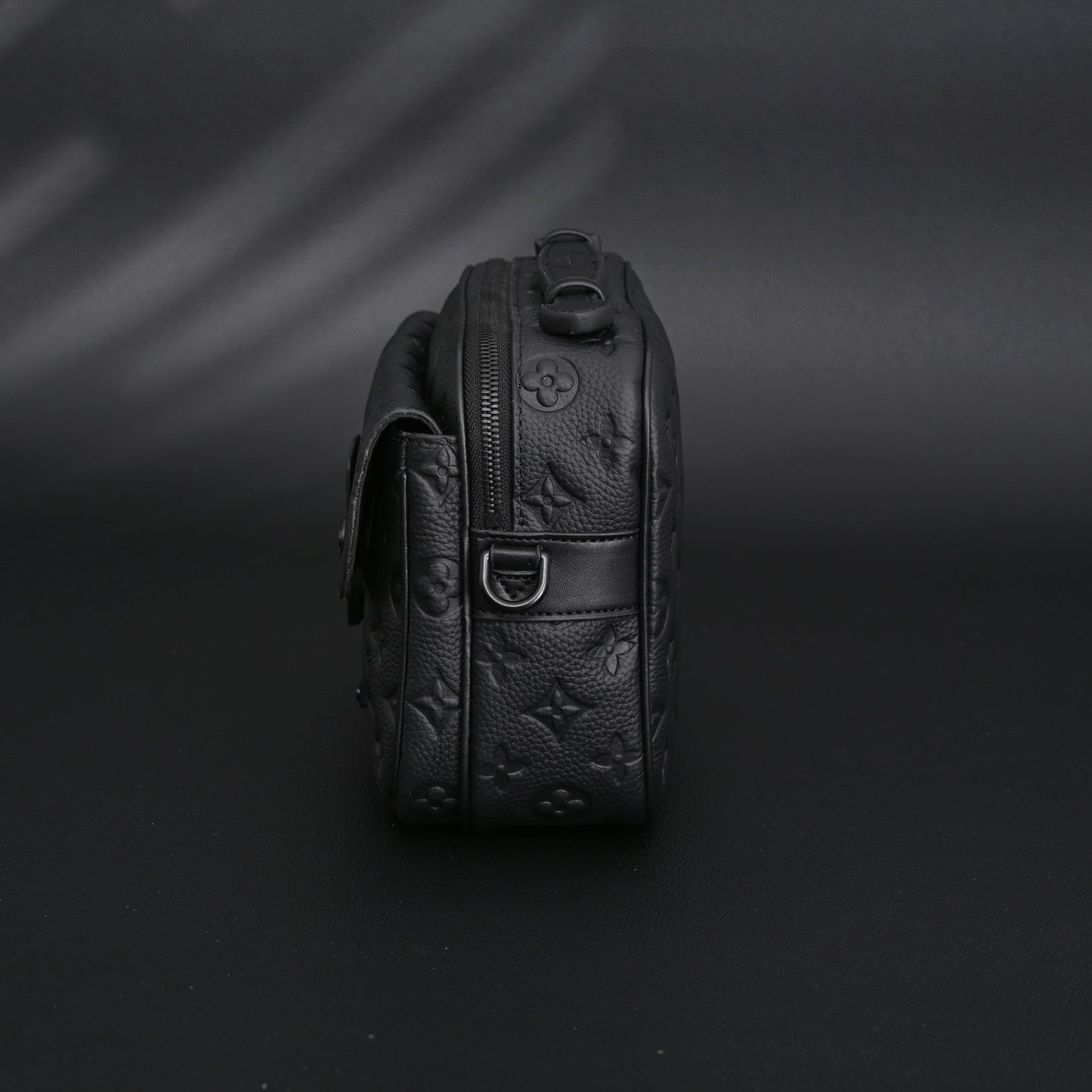 Louis Vuitton Capucines BB Top Handle Bag – Black Taurillon Leather