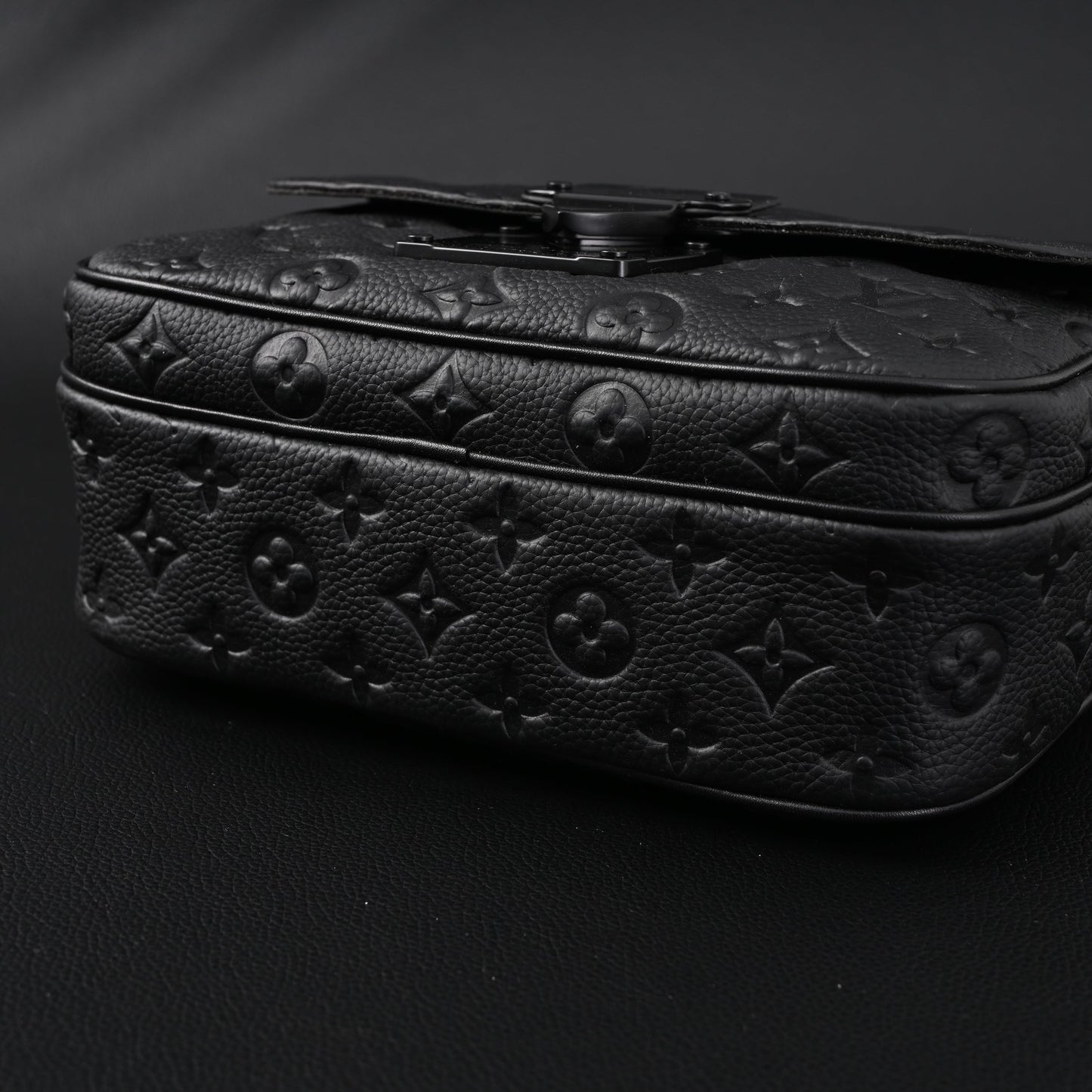 Louis Vuitton Capucines BB Top Handle Bag – Black Taurillon Leather