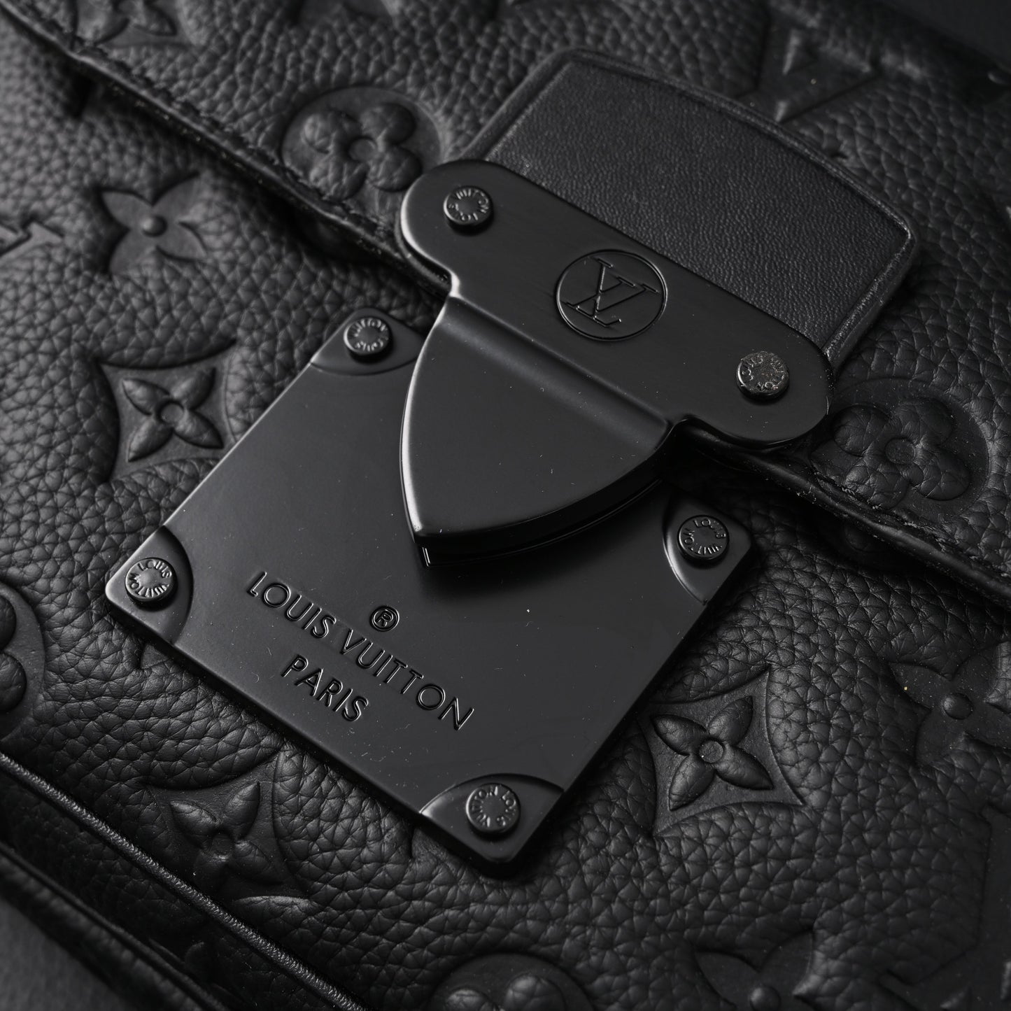 Louis Vuitton Capucines BB Top Handle Bag – Black Taurillon Leather