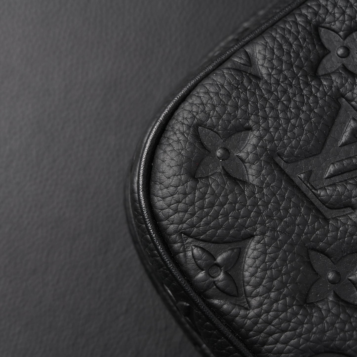 Louis Vuitton Capucines BB Top Handle Bag – Black Taurillon Leather