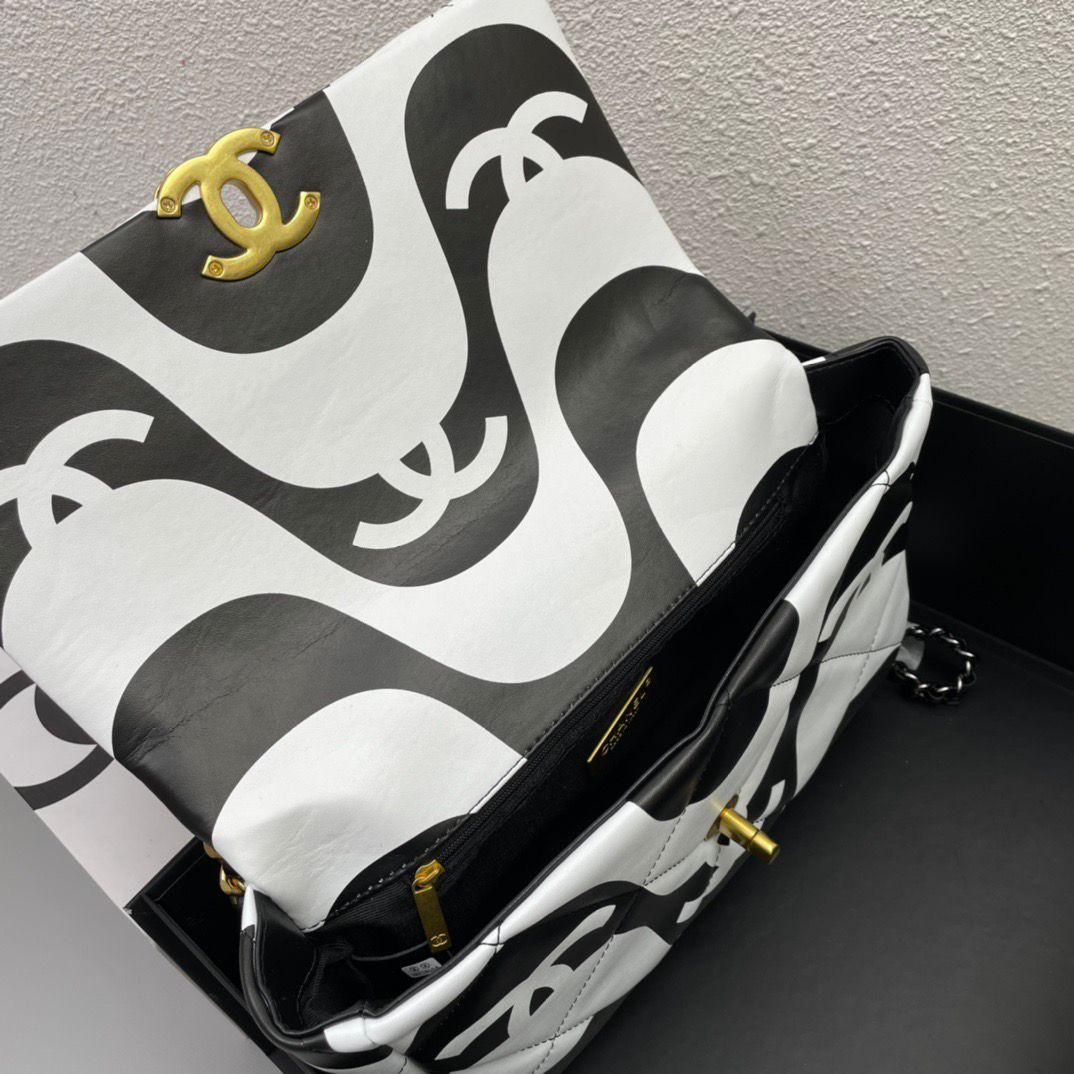Chanel 19 Flap Bag medium black ecru