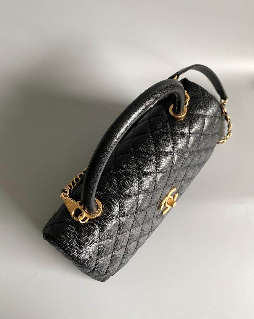 Chanel medium flap Bag black With Coco Handle
