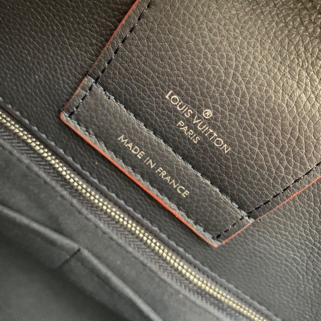 Louis Vuitton LOCKME DAY BAG