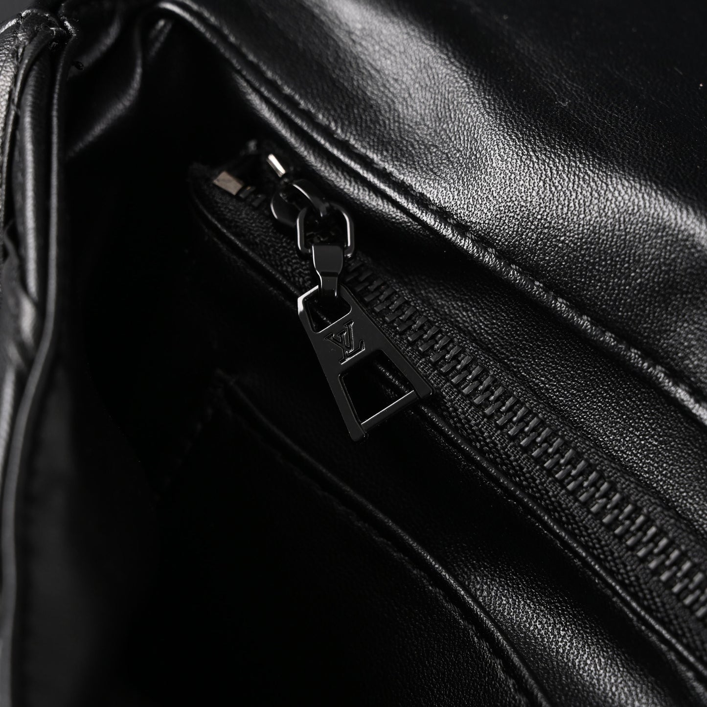 Louis Vuitton GO-14 MM Quilted Leather Chain Shoulder Bag – Black