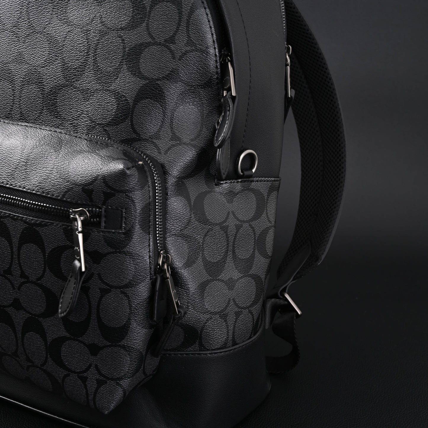 Coach West Backpack – Signature Canvas in Black/Grey