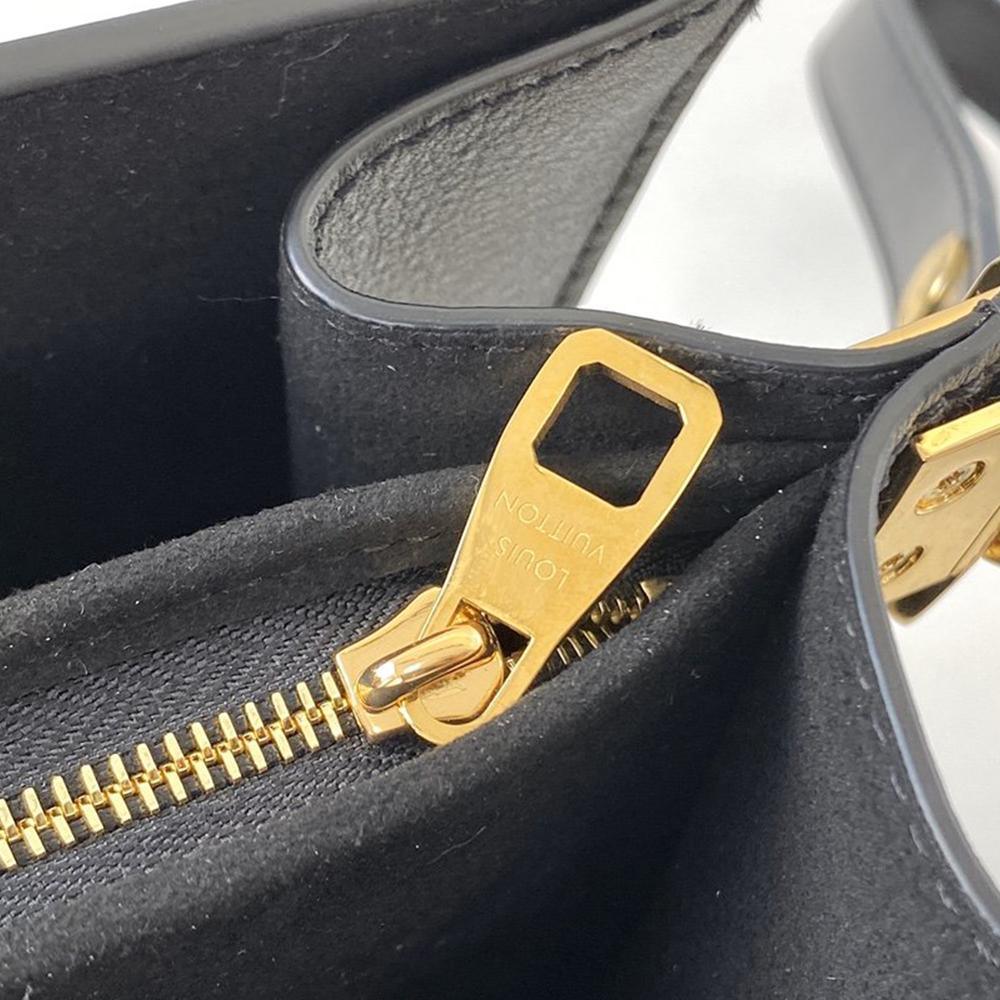 LV DAUPHINE MM Black smooth